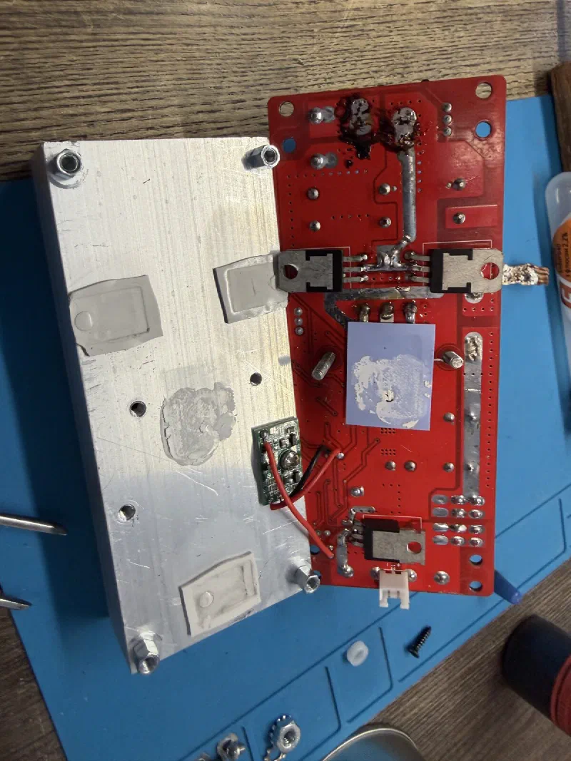 Module taken off the heatsink, temperature controller on the left