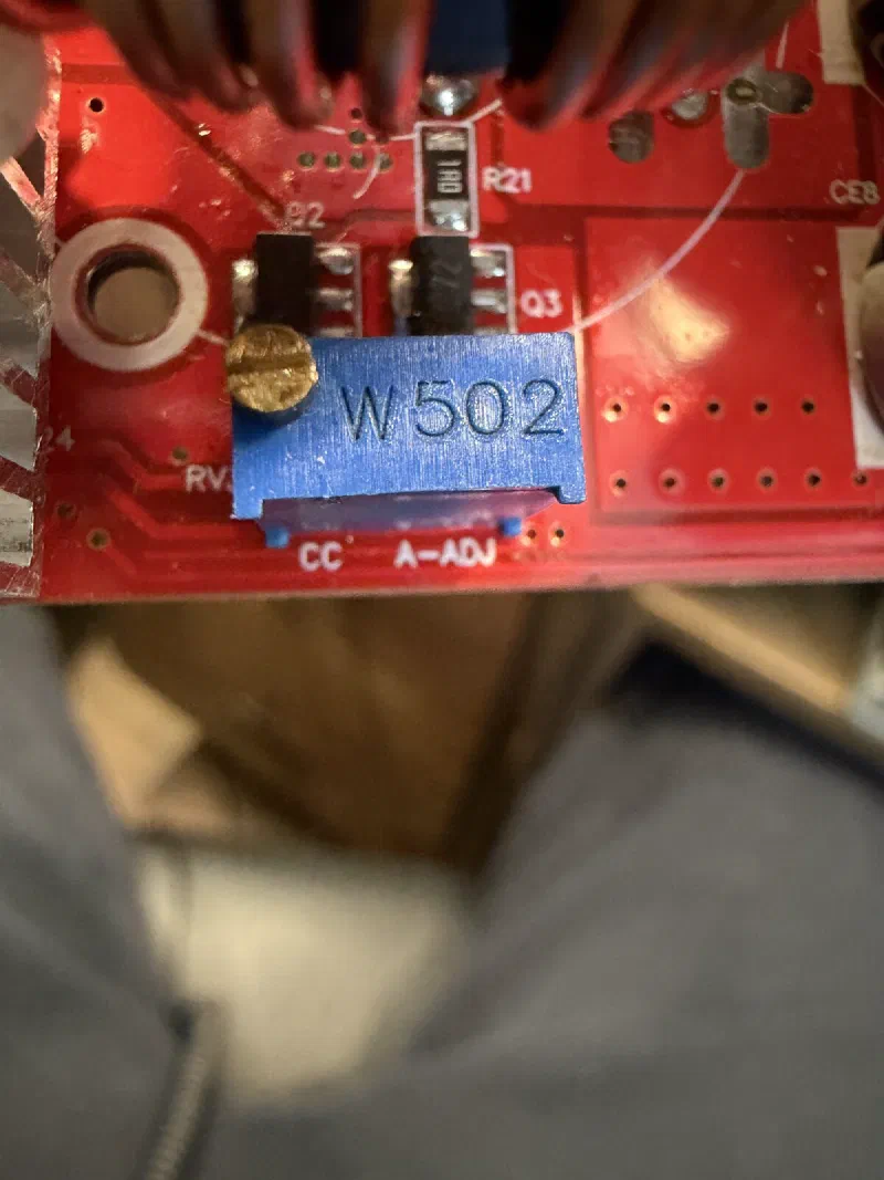 CC trimmer (5 kΩ), replaced by the I knob