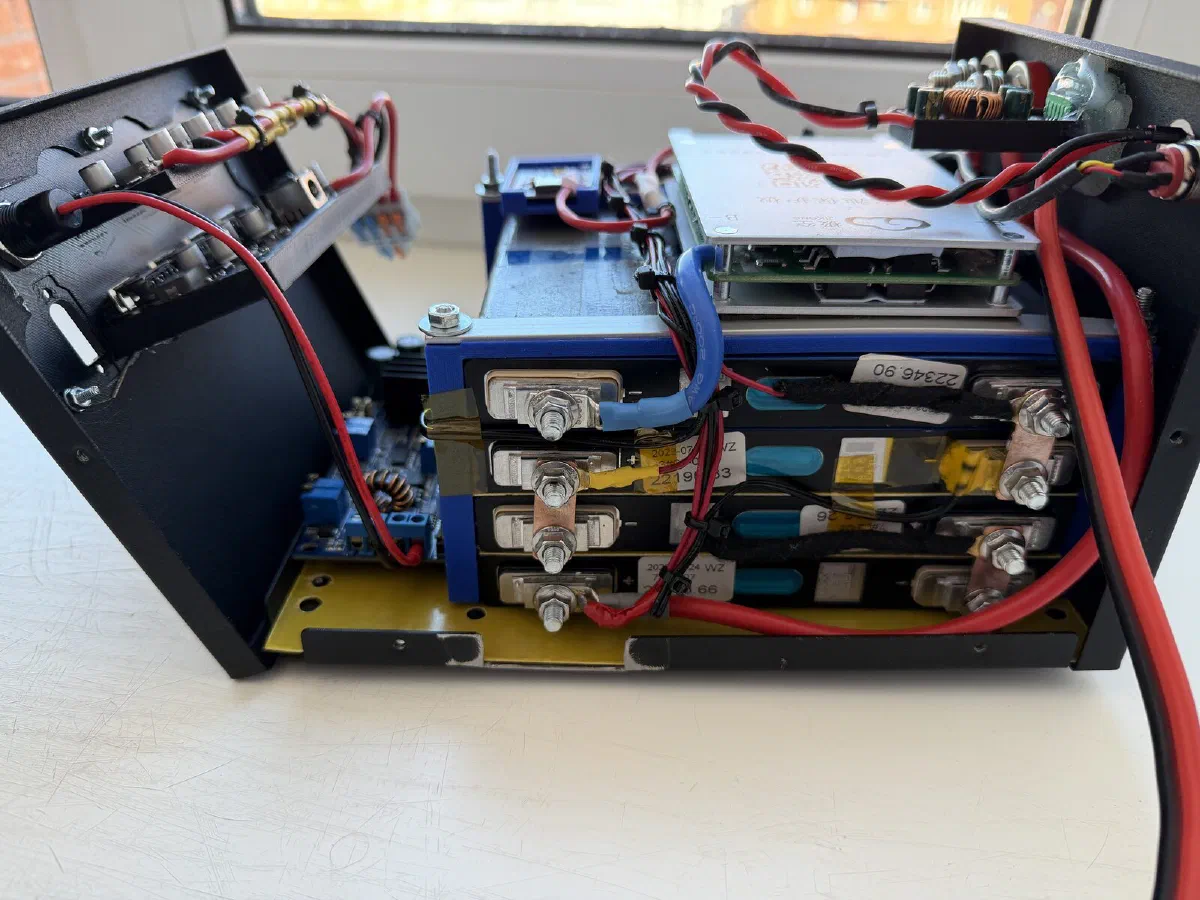 Rebuild: battery in the 3D-printed frame